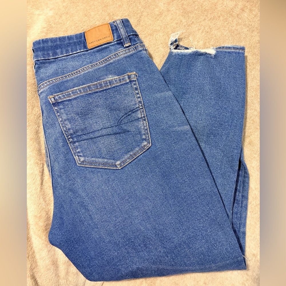 American Eagle Ripped Curvy Mom Jeans - Picture 7 of 8